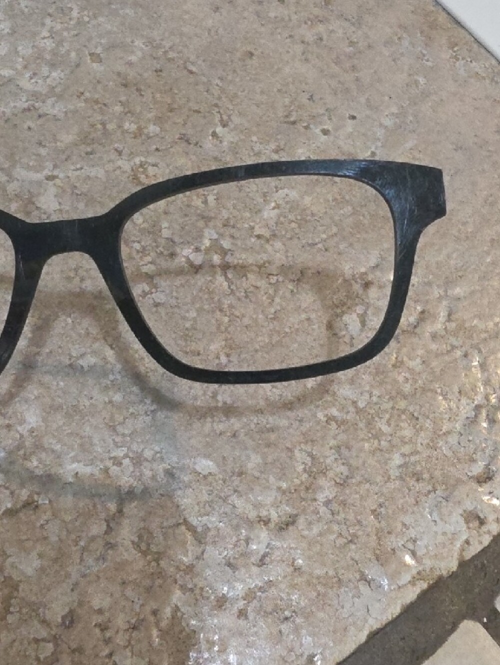 Finley Black Frame - Picture 2 of 3